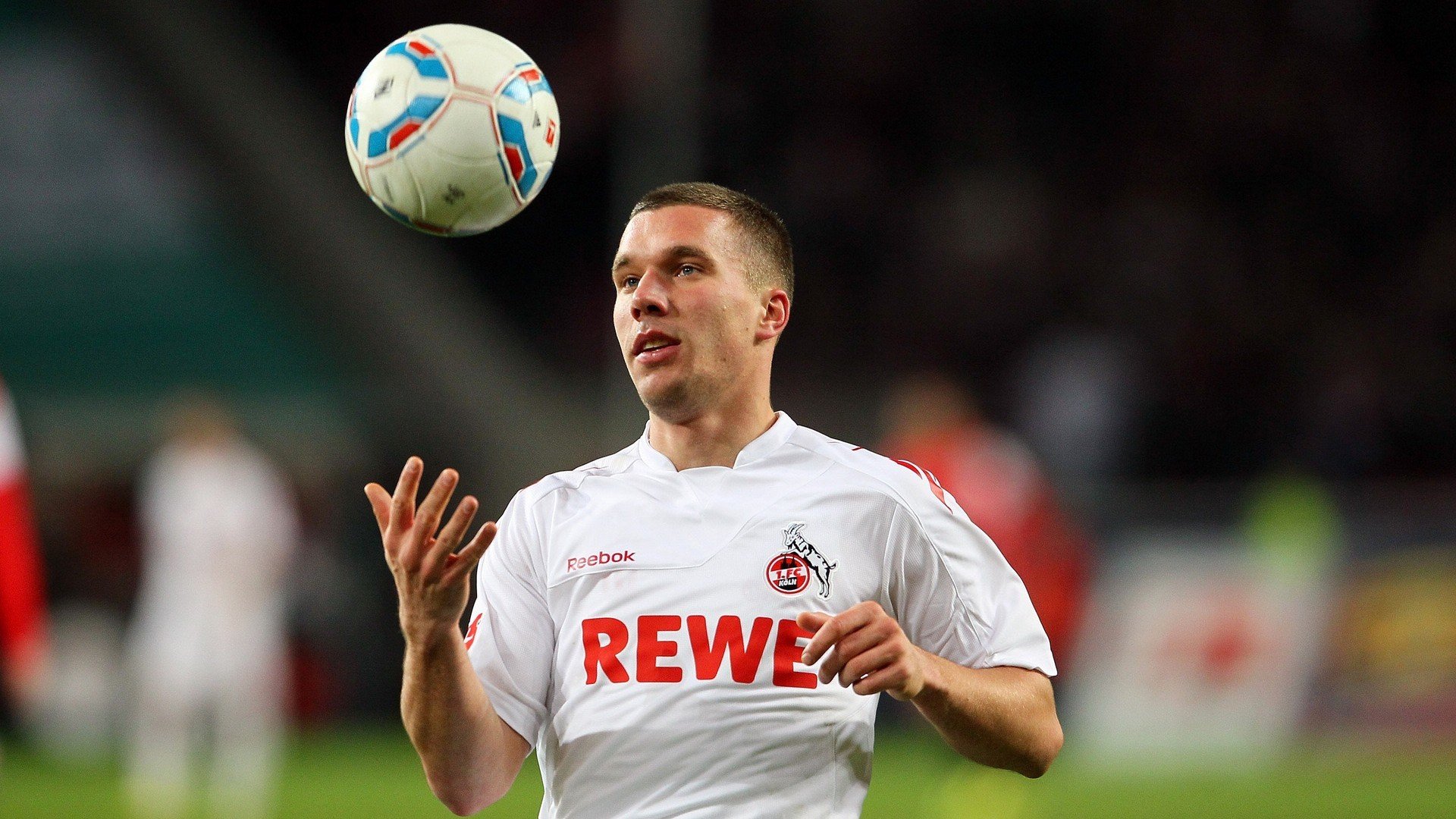 爱游戏娱乐平台-中超俱乐部转会策略是否过于短期化，中超转会市场