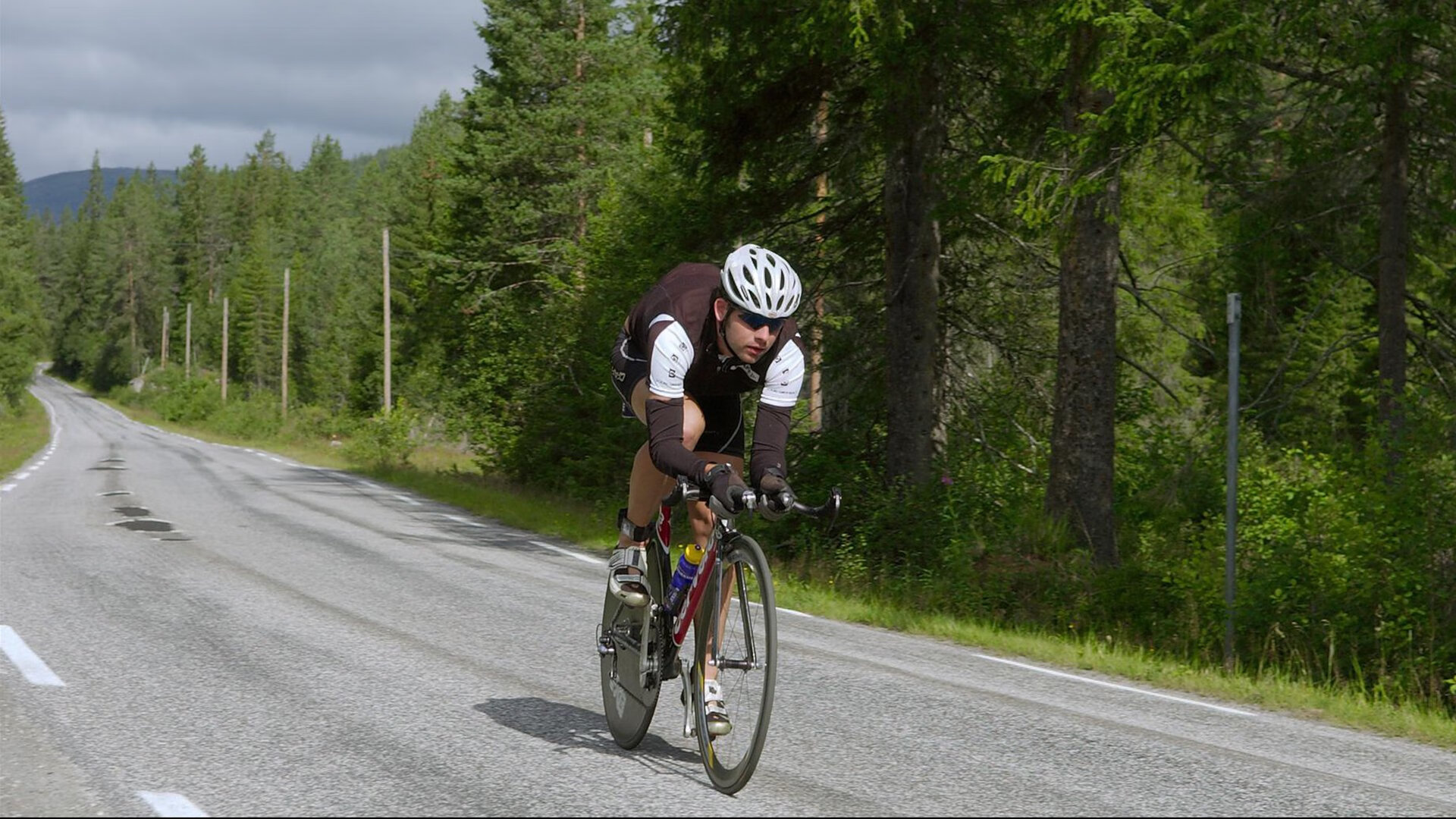 法国主场惨败瑞士，欧锦赛小组出线陷入悬念，欧洲杯法国队对瑞士队