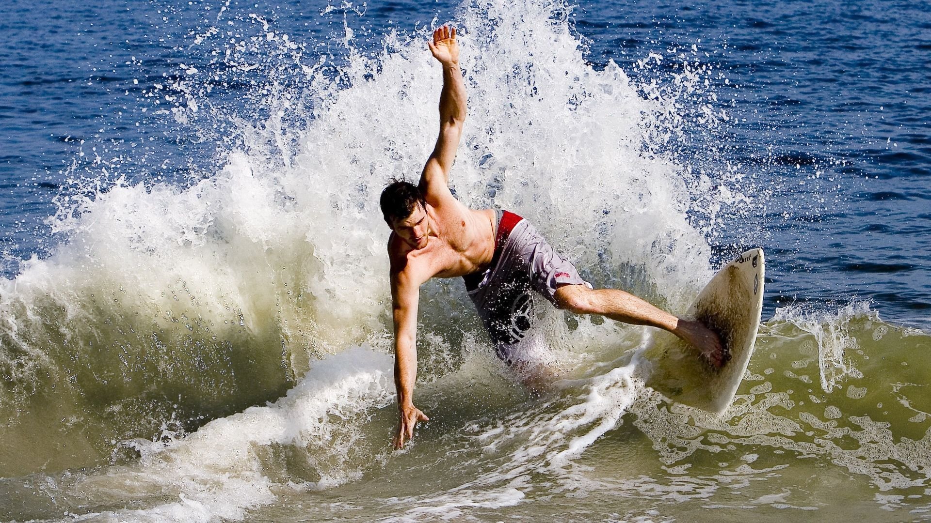 中小学体育健康行为促进策略分析，中小学生体育教育探索与创新